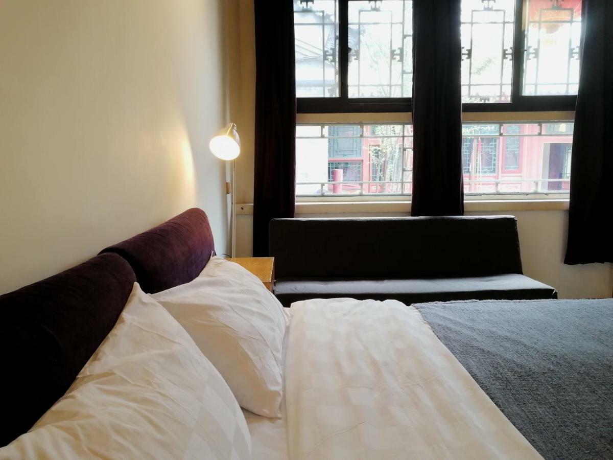 Fly By Knight Courtyard 4*
