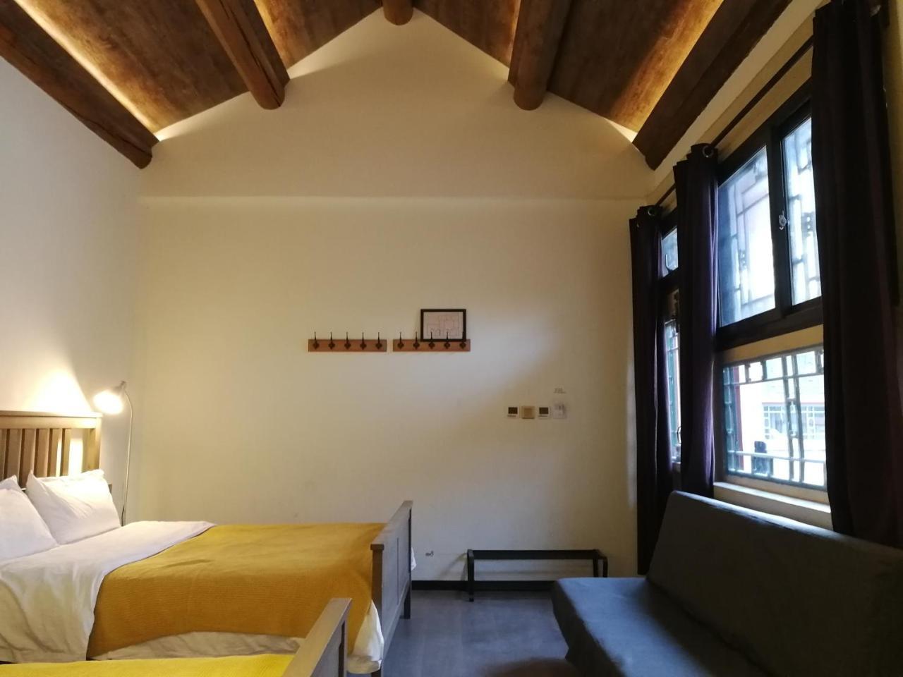 Hotel Fly By Knight Courtyard 4*